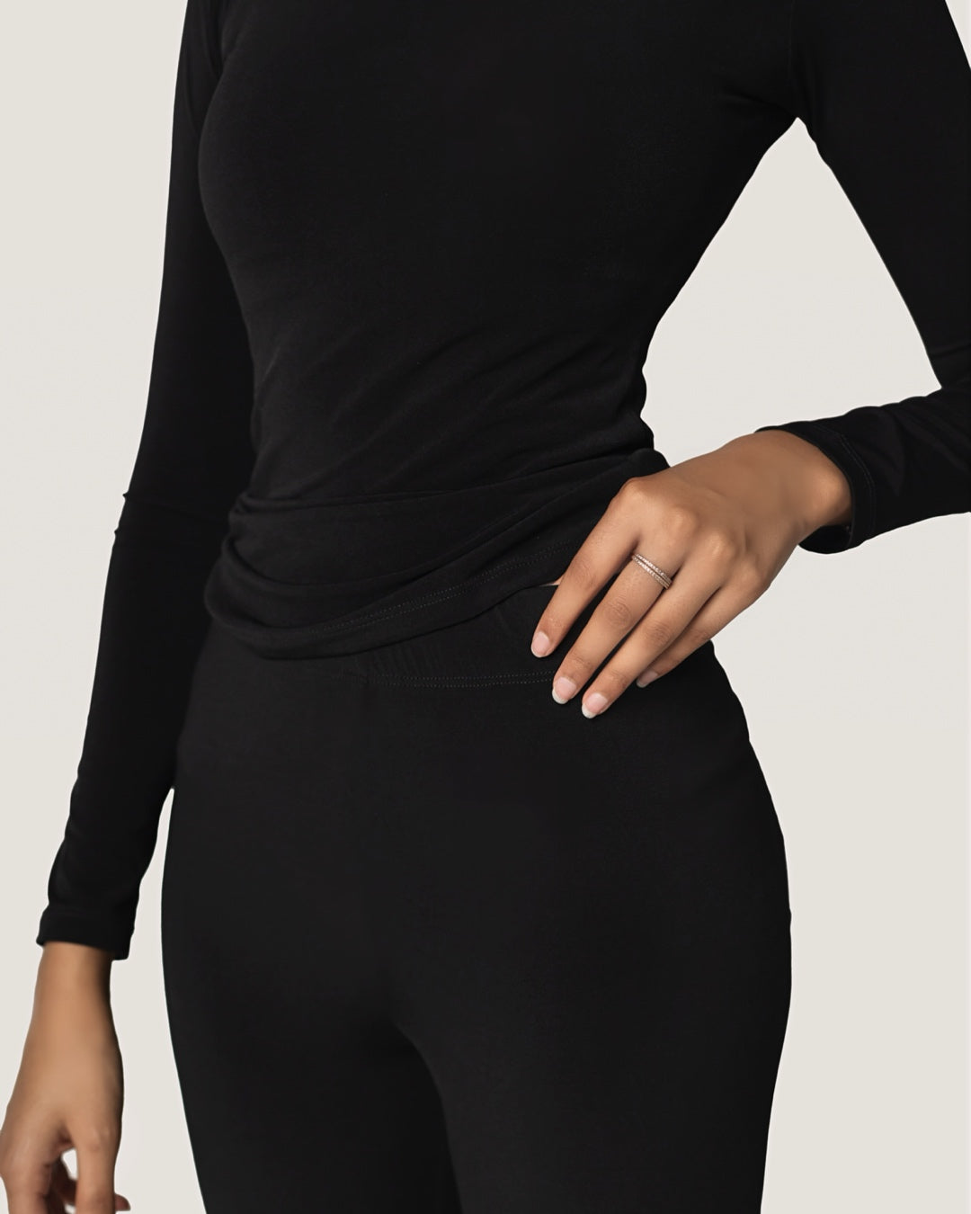 BLACK -Crew Neck Long Sleeve Top