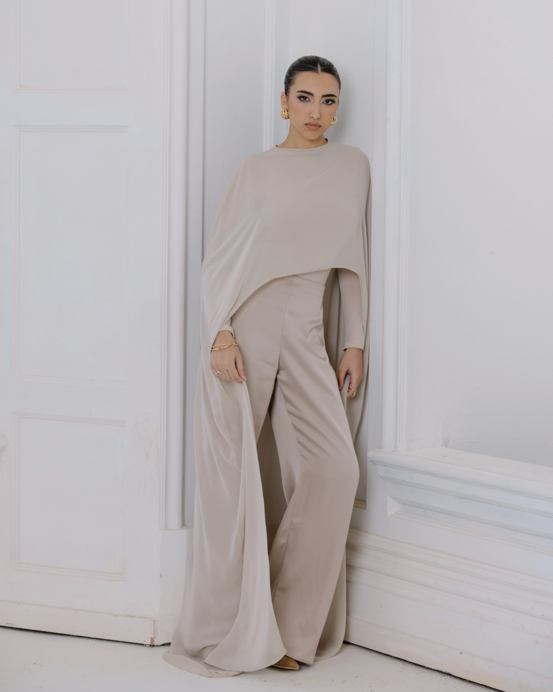 ALLURE CAPE SET