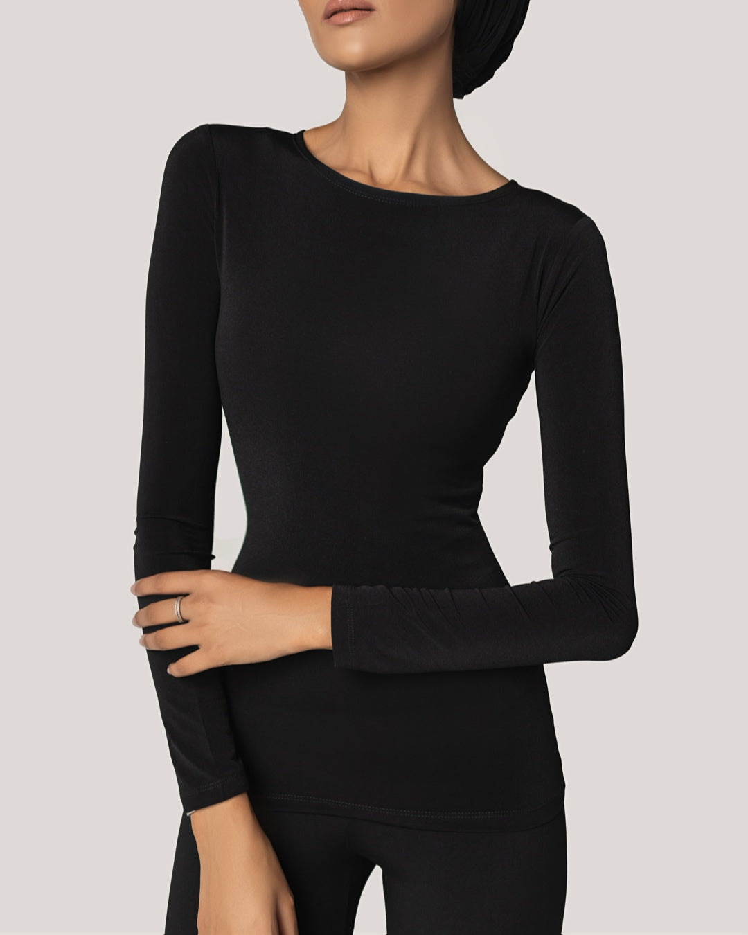 BLACK -Crew Neck Long Sleeve Top